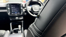 Volvo Xc40 2.0 B4P R DESIGN Pro 5dr Auto Petrol Estate
